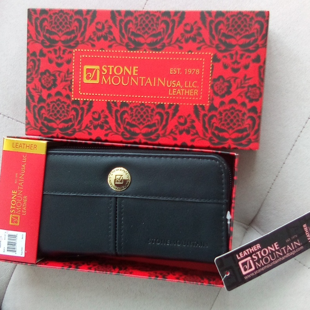 Stone mountain leather wallet NWT